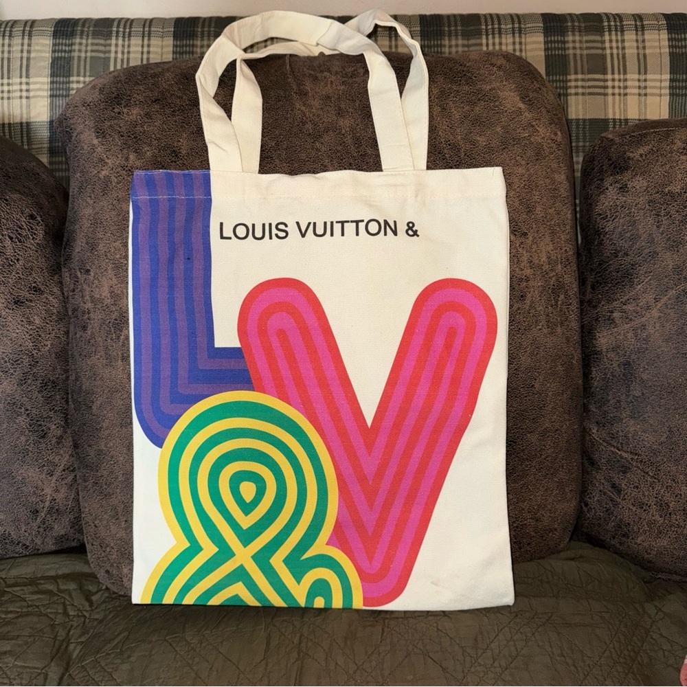 Louis Vuitton & Exhibition Limited Edition Canvas Eco Tote NWOT - Picture 2 of 2